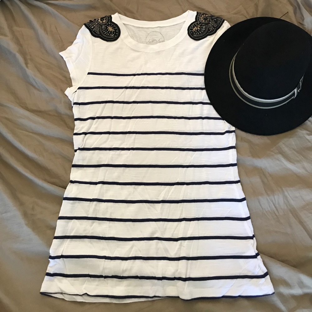 inc navy/white striped tee